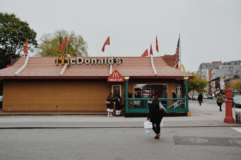 Praca w McDonald – szansa na uczciwy zarobek dla młodzieży